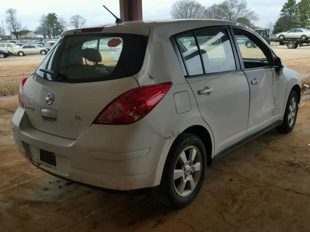 3N1BC13E49L411868 - 2009 NISSAN VERSA S WHITE photo 4