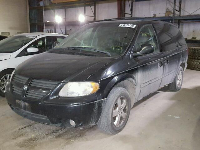 2D4GP44L45R364573 - 2005 DODGE GRAND CARA BLACK photo 2