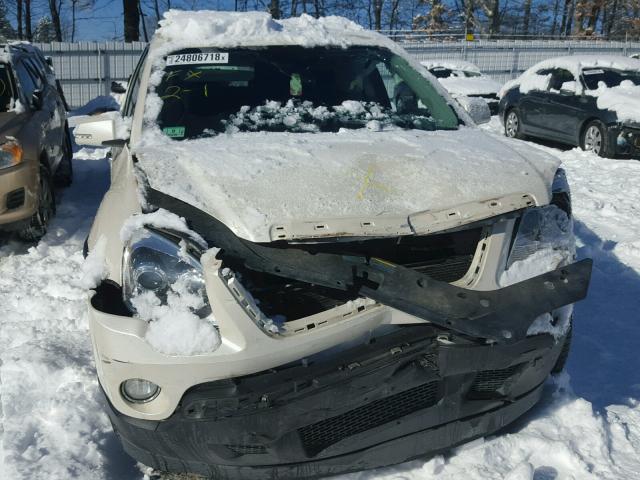 1GKLVNED7AJ147925 - 2010 GMC ACADIA SLT თეთრი ფოტო 9