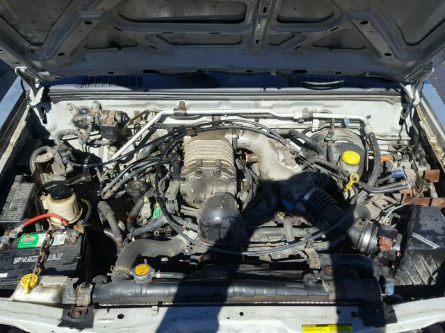 1N6MD27YX1C349161 - 2001 NISSAN FRONTIER C SILVER photo 7