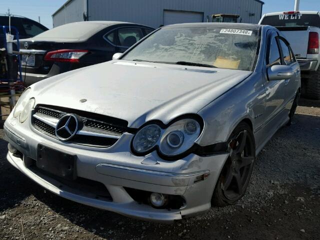 WDBRF76J55F620425 - 2005 MERCEDES-BENZ C 55 AMG SILVER photo 2