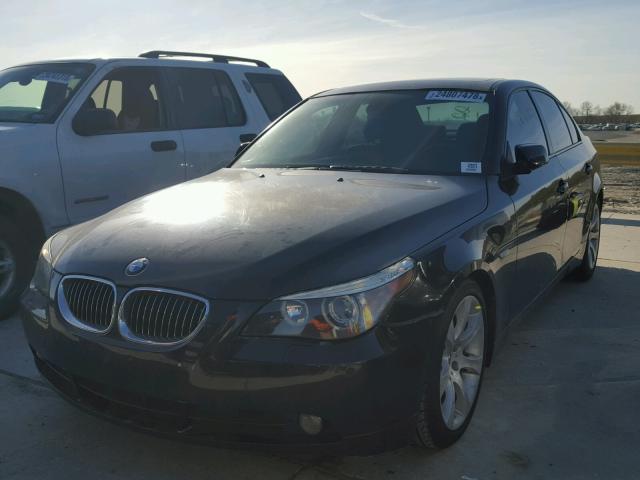 WBANB33575B116412 - 2005 BMW 545 I BLACK photo 2