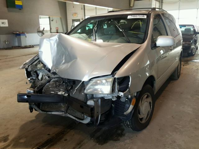 4T3ZF13CX2U416525 - 2002 TOYOTA SIENNA LE SILVER photo 2