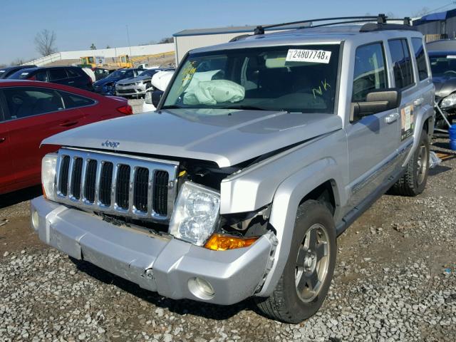 1J4RH4GK0AC140980 - 2010 JEEP COMMANDER SILVER photo 2