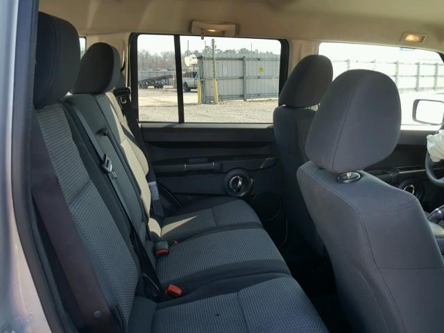 1J4RH4GK0AC140980 - 2010 JEEP COMMANDER SILVER photo 6