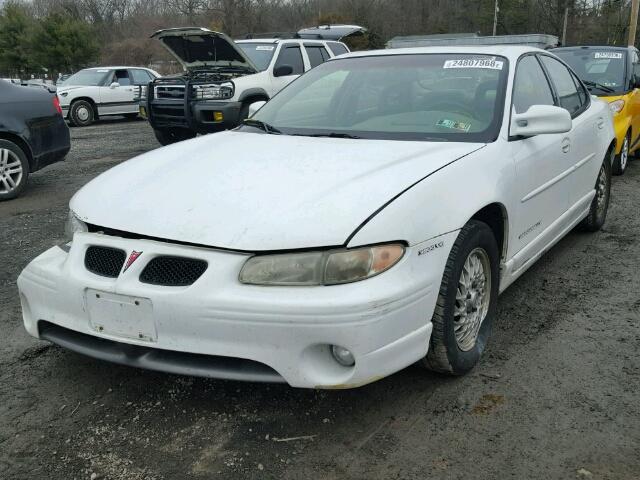 1G2WP52K1WF322352 - 1998 PONTIAC GRAND PRIX WHITE photo 2