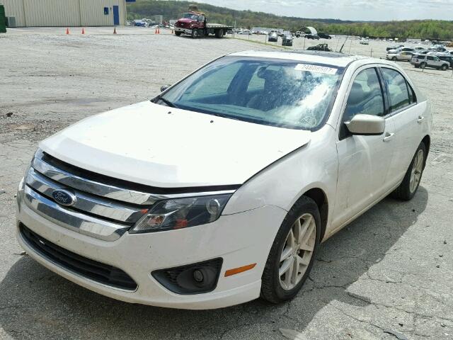 3FAHP0HA0BR242954 - 2011 FORD FUSION SE WHITE photo 2