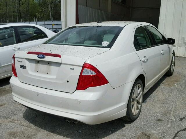 3FAHP0HA0BR242954 - 2011 FORD FUSION SE WHITE photo 4