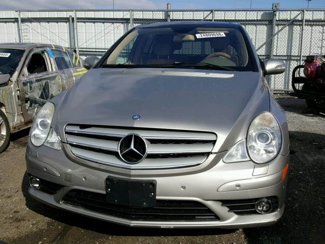 4JGCB65E08A081758 - 2008 MERCEDES-BENZ R 350 SILVER photo 9