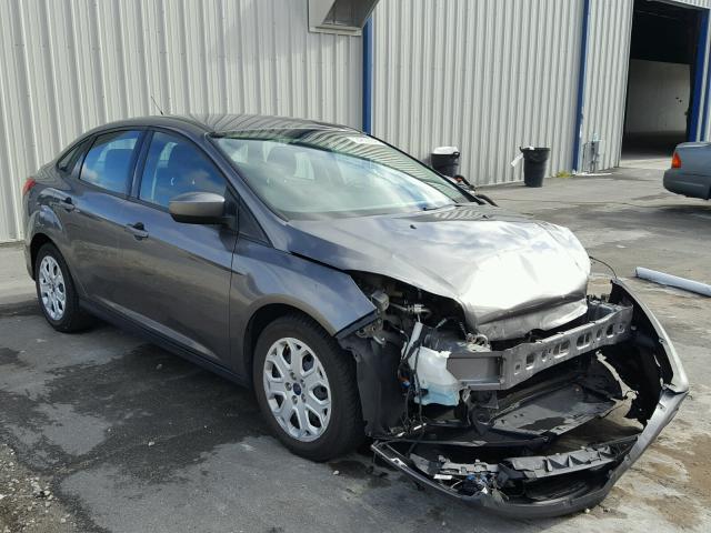 1FAHP3F27CL341753 - 2012 FORD FOCUS SE GRAY photo 1