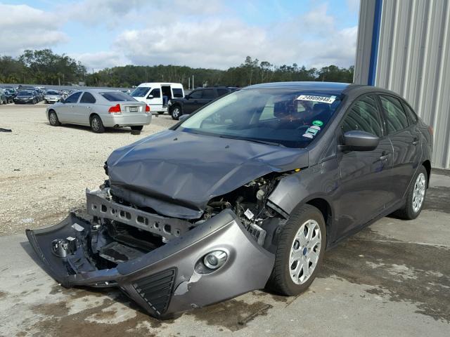 1FAHP3F27CL341753 - 2012 FORD FOCUS SE GRAY photo 2