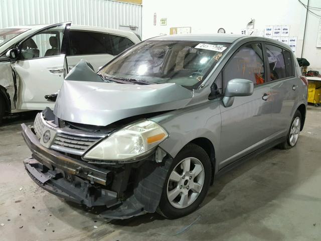 3N1BC13E78L405920 - 2008 NISSAN VERSA S SILVER photo 2