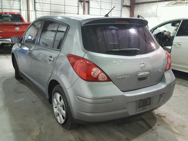 3N1BC13E78L405920 - 2008 NISSAN VERSA S SILVER photo 3