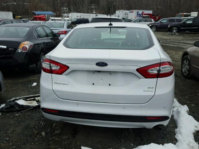 3FA6P0HDXGR252447 - 2016 FORD FUSION SE WHITE photo 9