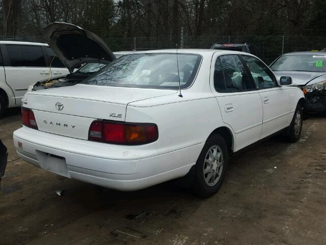 4T1SK13E4SU514909 - 1995 TOYOTA CAMRY XLE WHITE photo 4