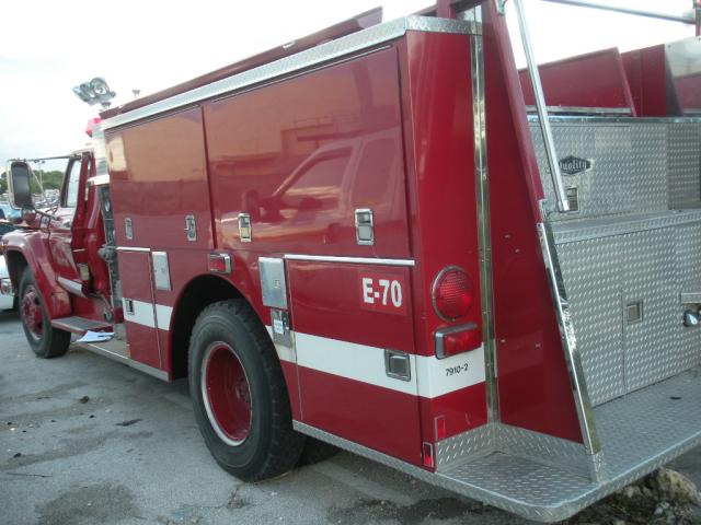 F70CVFE7521 - 1979 FORD F700 FIRE RED photo 3