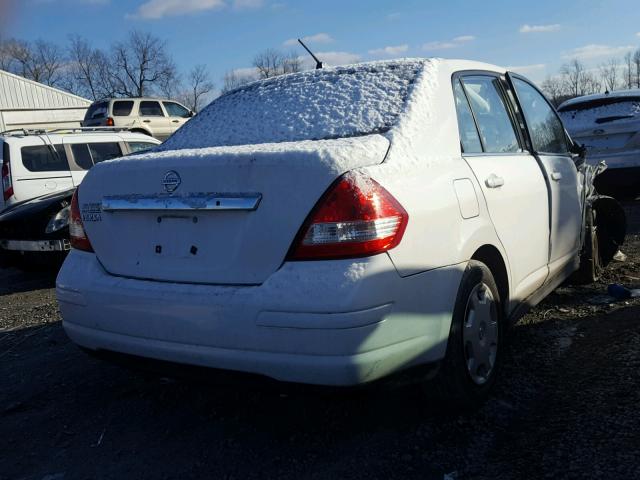 3N1BC11E18L426474 - 2008 NISSAN VERSA S WHITE photo 4