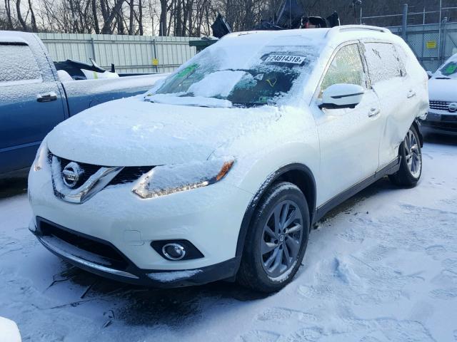 5N1AT2MV4GC750440 - 2016 NISSAN ROGUE S WHITE photo 2