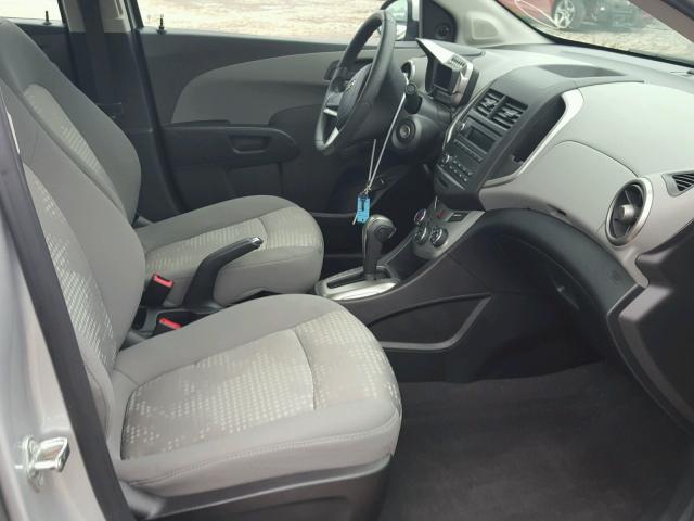 1G1JA5SH0F4161556 - 2015 CHEVROLET SONIC LS 银色 照片 5
