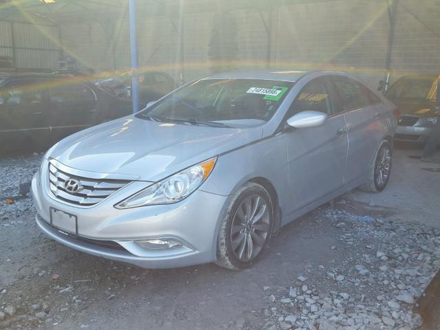 5NPEC4AB0CH418067 - 2012 HYUNDAI SONATA SE SILVER photo 2