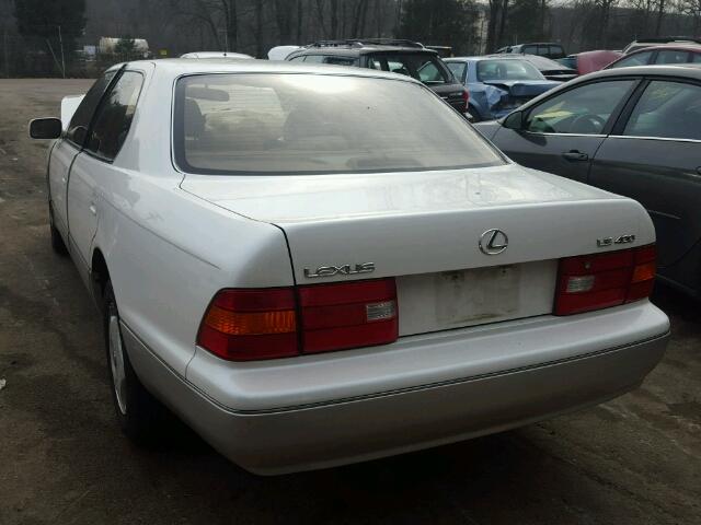 JT8BH28F6W0112248 - 1998 LEXUS LS 400 WHITE photo 3