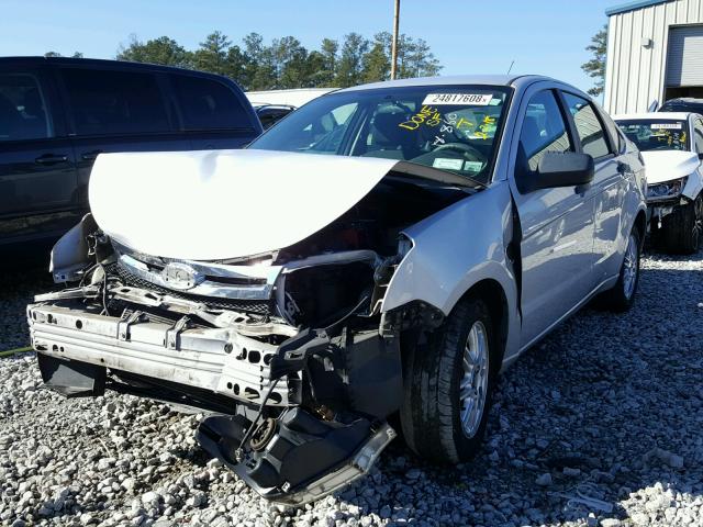 1FAHP35N98W206100 - 2008 FORD FOCUS SE SILVER photo 2