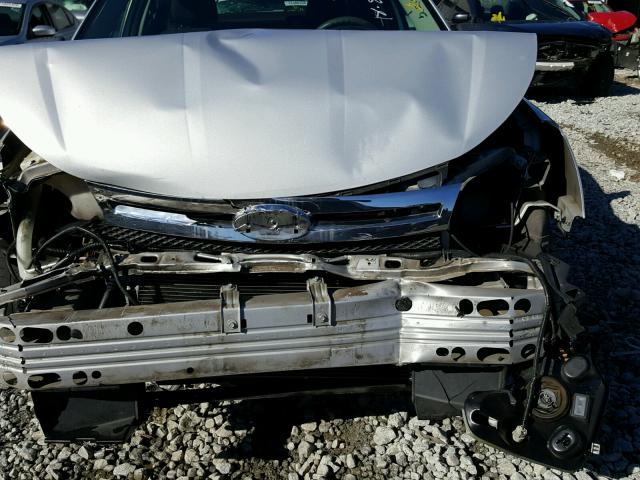 1FAHP35N98W206100 - 2008 FORD FOCUS SE SILVER photo 9