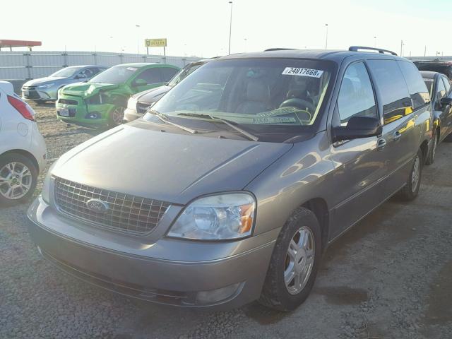 2FMDA52204BA42436 - 2004 FORD FREESTAR S GREEN photo 2