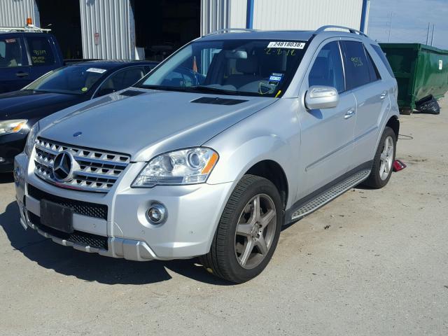 4JGBB72E79A463566 - 2009 MERCEDES-BENZ ML 550 SILVER photo 2