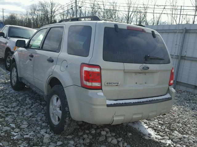 1FMCU03719KB71511 - 2009 FORD ESCAPE XLT TAN photo 3