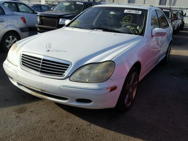 WDBNG75J6YA057416 - 2000 MERCEDES-BENZ S 500 WHITE photo 2