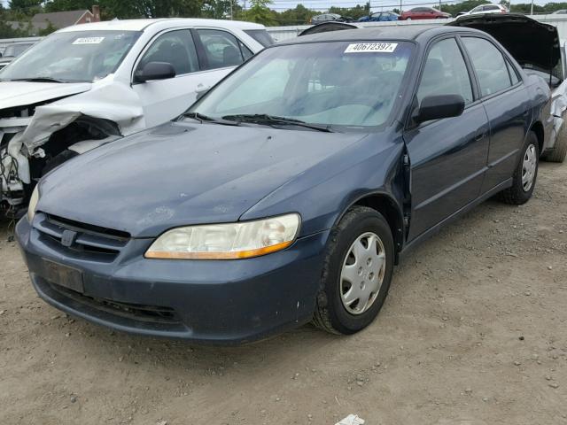 1HGCF8646WA086245 - 1998 HONDA ACCORD DX BLUE photo 2