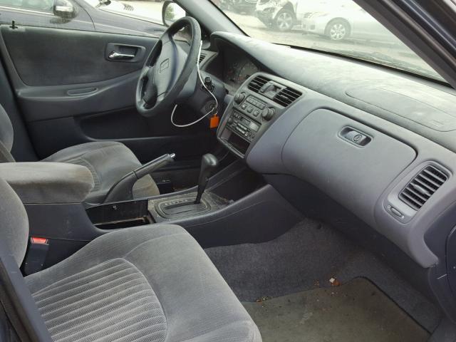 1HGCF8646WA086245 - 1998 HONDA ACCORD DX BLUE photo 5