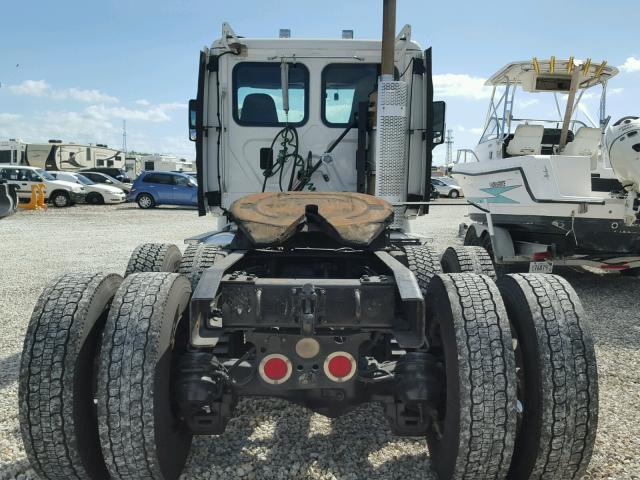 1FUBGADV0BSAV4174 - 2011 FREIGHTLINER CASCADIA 1 WHITE photo 6