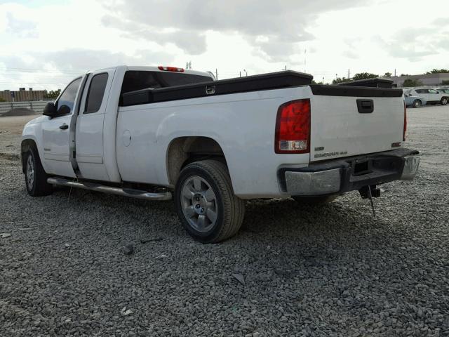 1GTR1VE01BZ172997 - 2011 GMC SIERRA C15 WHITE photo 3