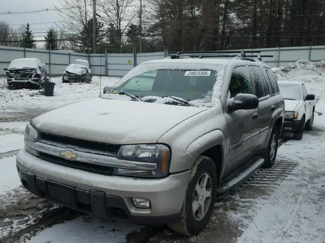 1GNDT13S532301102 - 2003 CHEVROLET TRAILBLAZE SILVER photo 2