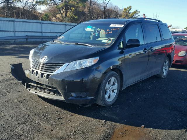 5TDKK3DC5DS368489 - 2013 TOYOTA SIENNA LE BLACK photo 2