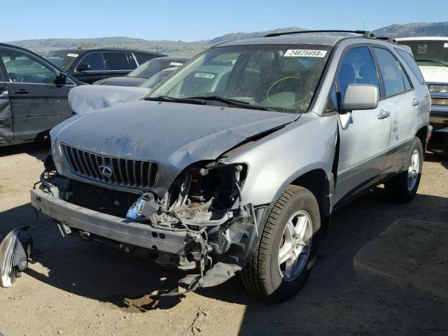 JT6HF10U3Y0154960 - 2000 LEXUS RX 300 SILVER photo 2