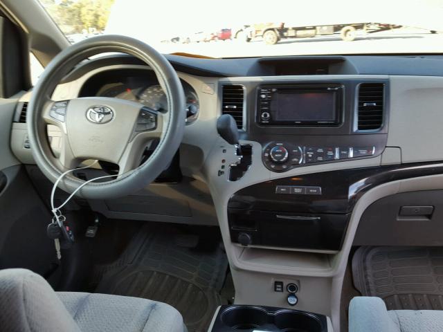 5TDKK3DC4DS309952 - 2013 TOYOTA SIENNA LE BEIGE photo 9