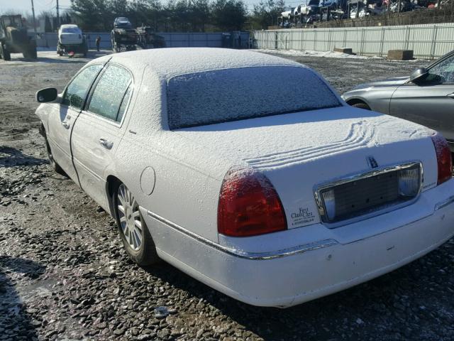 1LNHM81W35Y636263 - 2005 LINCOLN TOWN CAR S WHITE photo 3