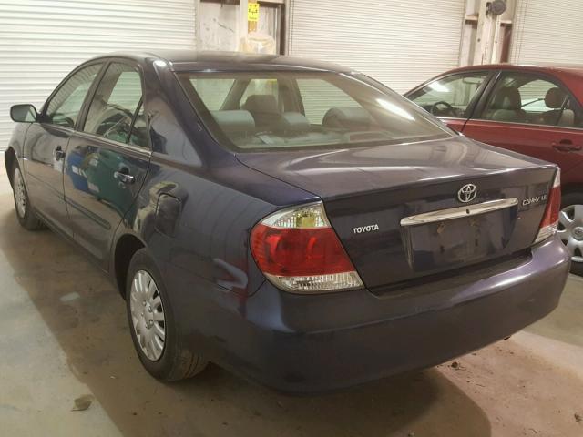 4T1BE30K85U045387 - 2005 TOYOTA CAMRY LE BLUE photo 3