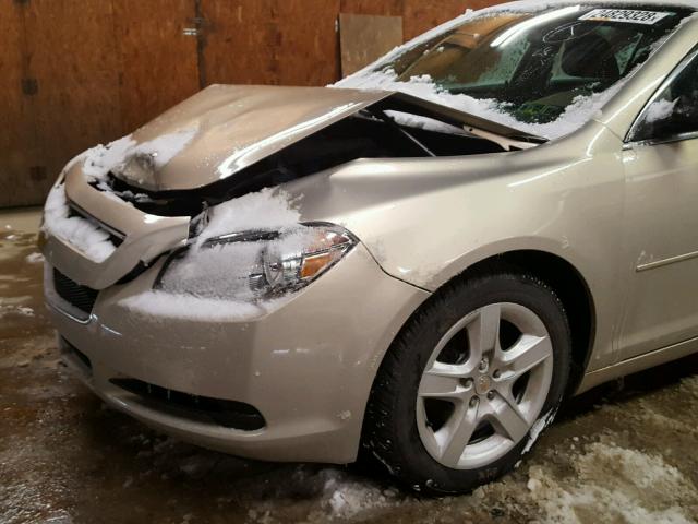 1G1ZB5E09CF323366 - 2012 CHEVROLET MALIBU LS GOLD photo 9