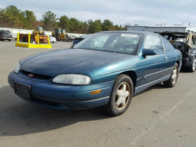 2G1WX12X3V9223225 - 1997 CHEVROLET MONTE CARL GREEN photo 2