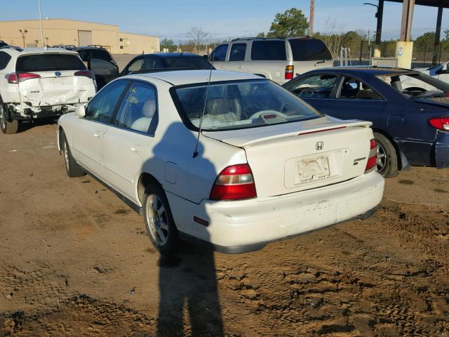 JHMCD5563RC042121 - 1994 HONDA ACCORD EX WHITE photo 3