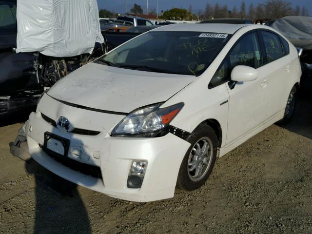 JTDKN3DU1A5202228 - 2010 TOYOTA PRIUS WHITE photo 2