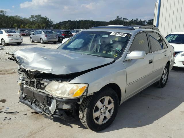 4T1BF28B9YU056639 - 2000 TOYOTA AVALON XL SILVER photo 2