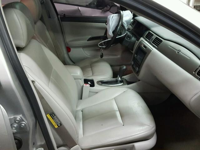 2G1WD58C369186599 - 2006 CHEVROLET IMPALA SUP 银色 照片 5