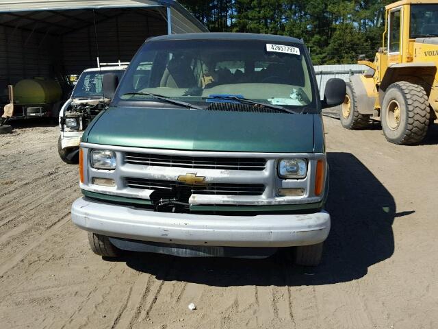 1GAGG25R6Y1120753 - 2000 CHEVROLET EXPRESS G2 WHITE photo 9