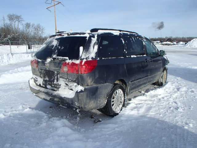 5TDJK4CC7AS033264 - 2010 TOYOTA SIENNA LE GRAY photo 4