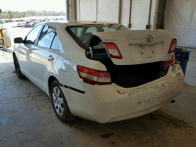 4T1BF3EK7BU696320 - 2011 TOYOTA CAMRY BASE WHITE photo 3